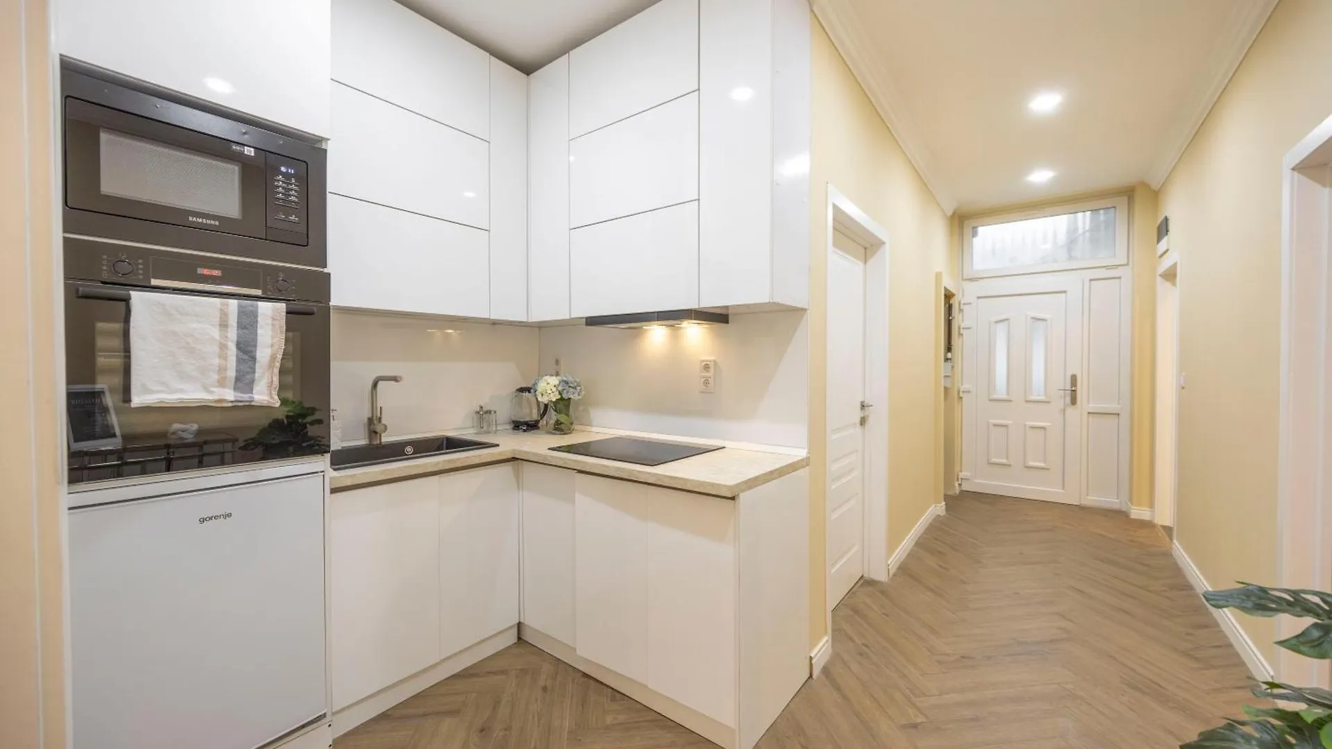 Deluxe City Center T6 Residence With Balcony Budapest Ungern