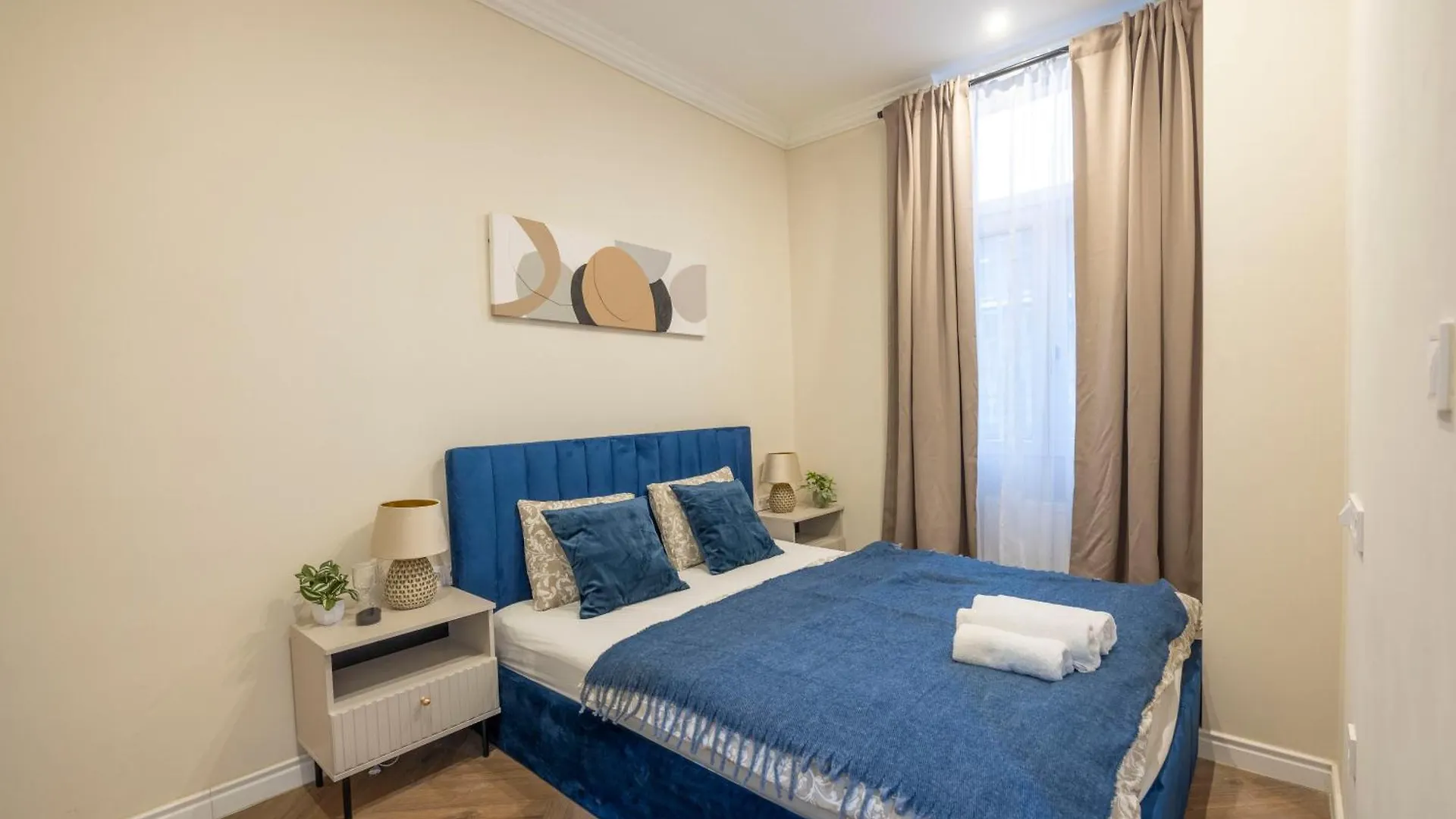 Deluxe City Center T6 Residence With Balcony Budapest Apartment